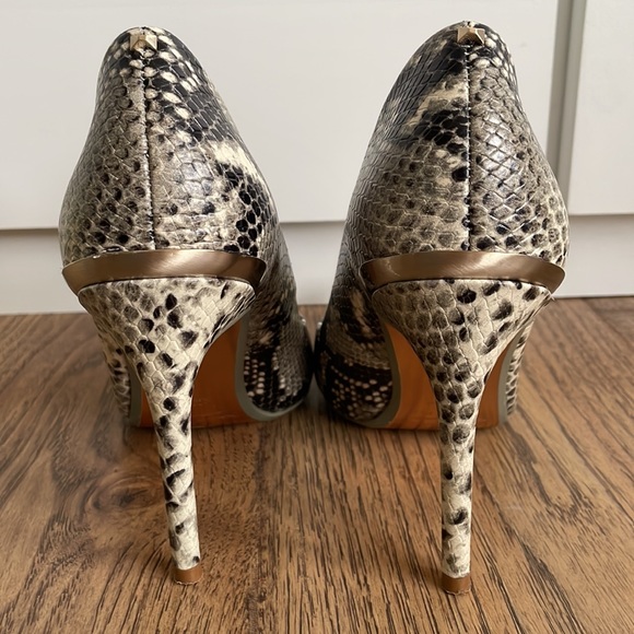 Ted Baker - snake skin pointed-toe heels - Picture 6 of 11